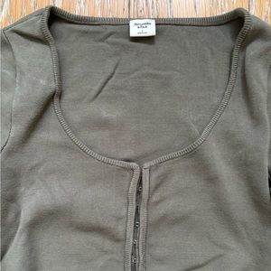 Abercrombie & Fitch Hook and Eye Slim Sweater